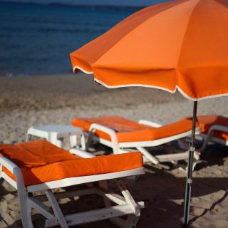 Vent salé, souvenirs sablés. 
#calvi #mediterranee #mediterraneanlife #corsicanlife #visitcorsica #canonphotography #travelphotography #beachphotography #voyageenfrance #iledebeaute